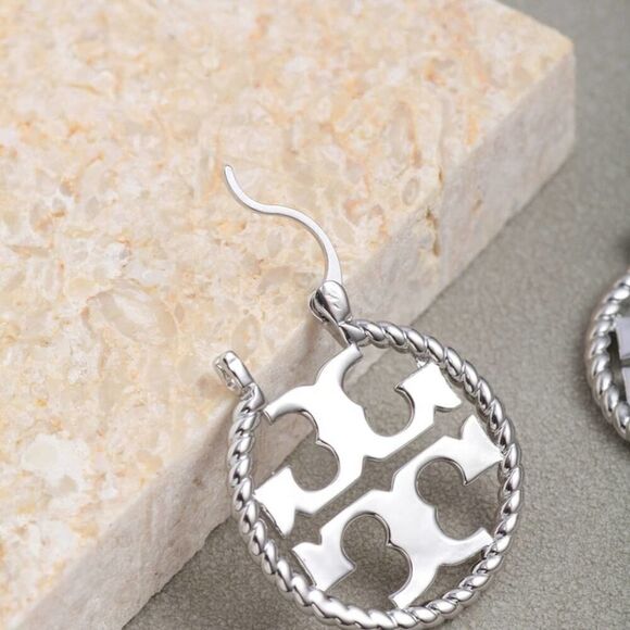 NWOT Tory Burch Silver Miller Hoop Earrings - Picture 4 of 7